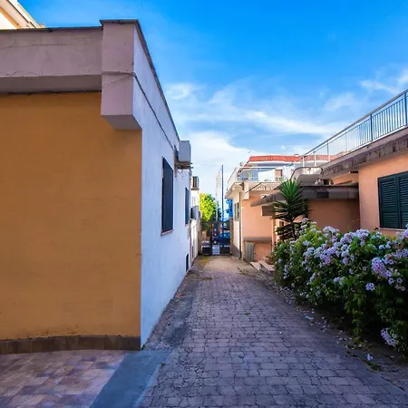 بيت ضيافة Domus Marti فورميا